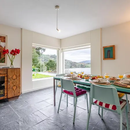 Holiday home Hostwise - Riverside Retreat W/ Infinity Pool *