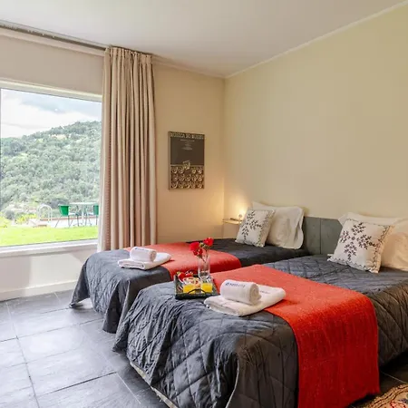 Riverside Retreat W/ Infinity Pool By Hostwise