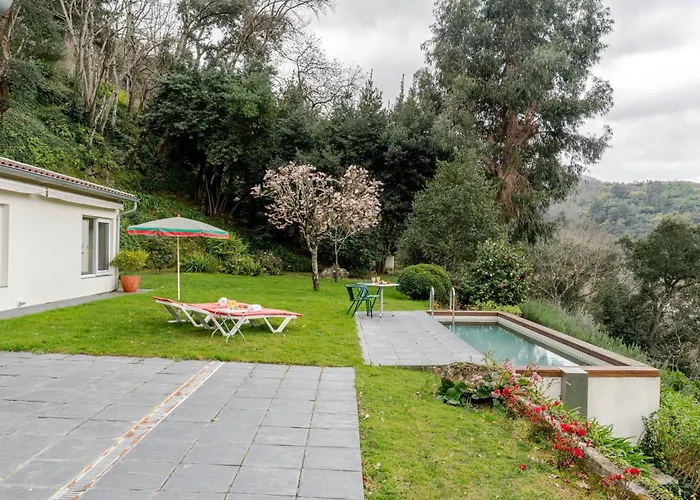 펜션 Riverside Retreat W/ Infinity Pool By Hostwise