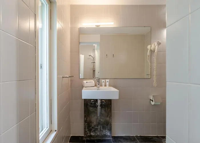 펜션 Riverside Retreat W/ Infinity Pool By Hostwise 레센데