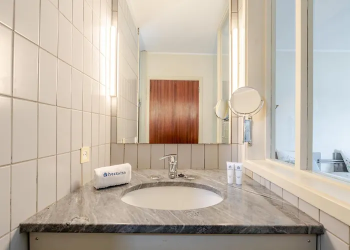 Riverside Retreat W/ Infinity Pool By Hostwise 레센데