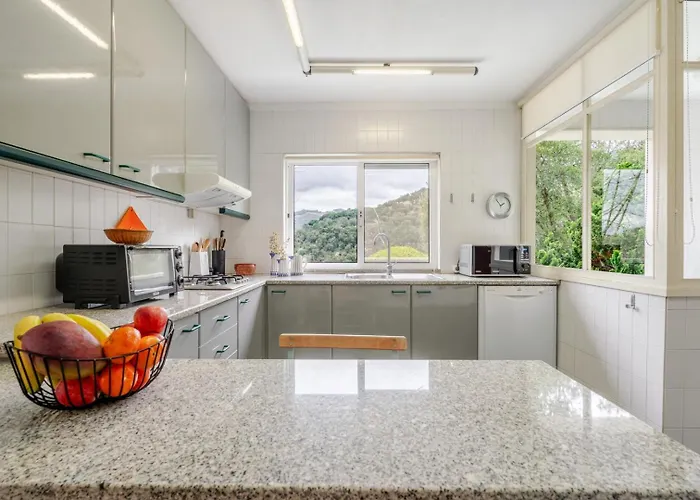 Riverside Retreat W/ Infinity Pool By Hostwise 펜션 레센데