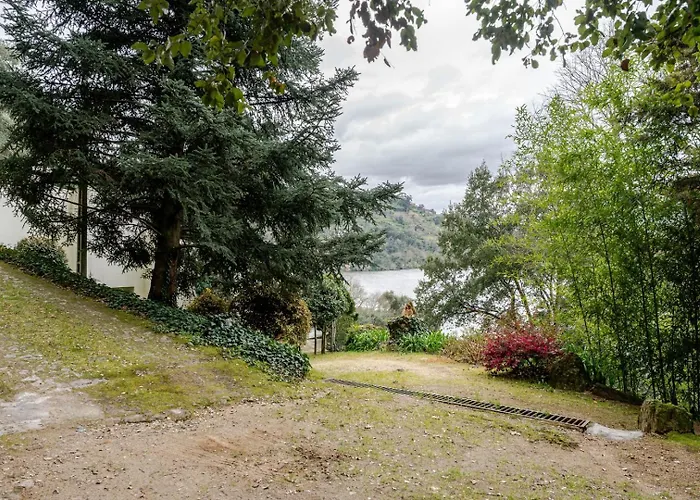 Riverside Retreat W/ Infinity Pool By Hostwise * 레센데