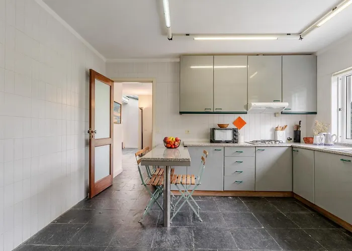 Riverside Retreat W/ Infinity Pool By Hostwise