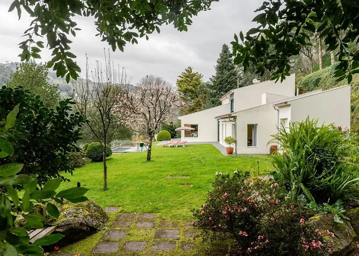 Riverside Retreat W/ Infinity Pool By Hostwise 펜션