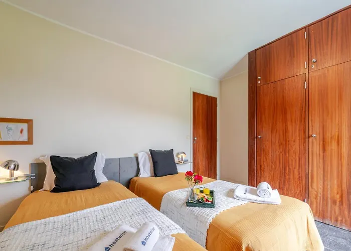 Riverside Retreat W/ Infinity Pool By Hostwise 펜션 레센데