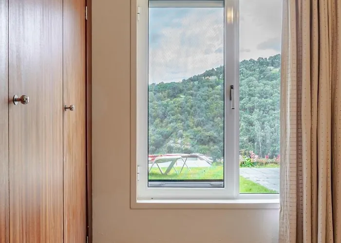 펜션 Riverside Retreat W/ Infinity Pool By Hostwise 레센데