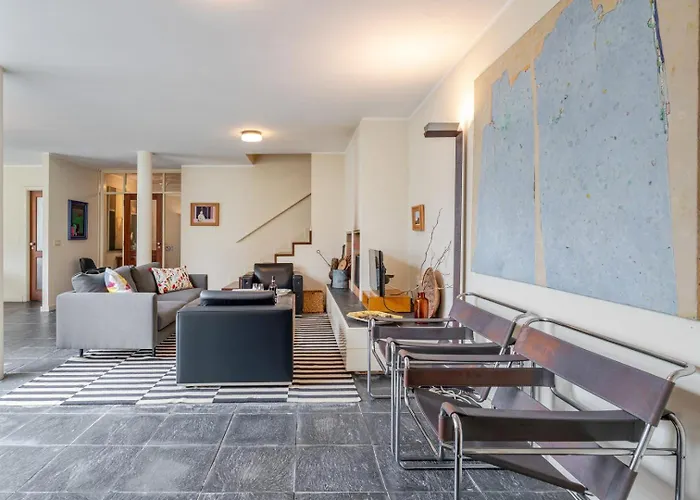 Riverside Retreat W/ Infinity Pool By Hostwise *