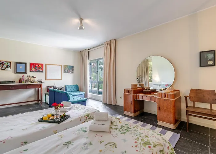 Riverside Retreat W/ Infinity Pool By Hostwise 레센데