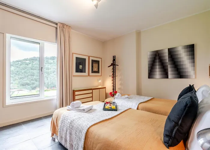 Riverside Retreat W/ Infinity Pool By Hostwise * 레센데