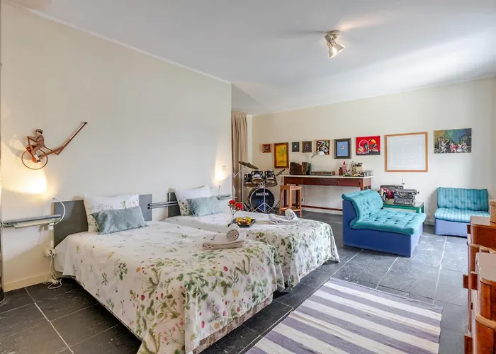 Riverside Retreat W/ Infinity Pool By Hostwise 펜션 레센데